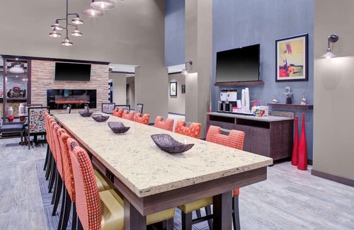 Columbus Casa | Modern Rooms | EV Charging & Indoor Pool | Next to Scioto Downs