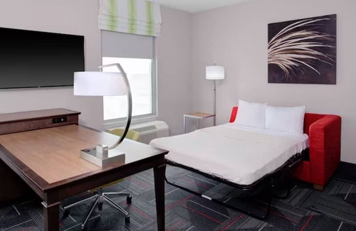 Columbus Casa | Modern Rooms | EV Charging & Indoor Pool | Next to Scioto Downs