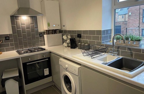 Gateshead Apartamento | Saltwell Rd - 4 Bdrm 5 beds Great for contractors