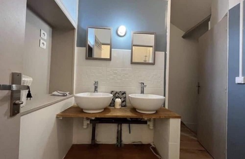 Vernou-la-Celle-sur-Seine Apartamento | Vrbo Property