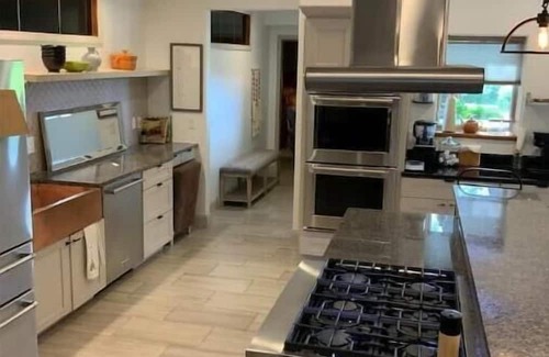 Acme Condominio | condo F on the spruce golf course.