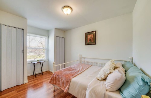 Wasco Casa | Cozy & Quiet Hanover Park Townhome!