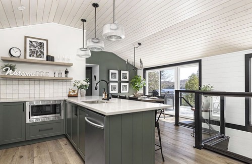 Utterson Cabaña | Lakeside Muskoka Cottage on Skeleton Lake! Family friendly, sleeps 8.