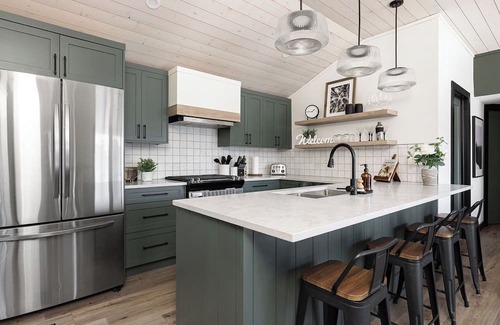 Utterson Cabaña | Lakeside Muskoka Cottage on Skeleton Lake! Family friendly, sleeps 8.