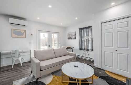 Bangor Apartamento | New Riverfront 2BD 1BA | Washer & Dryer Included