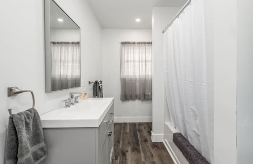 Bangor Apartamento | New Riverfront 2BD 1BA | Washer & Dryer Included