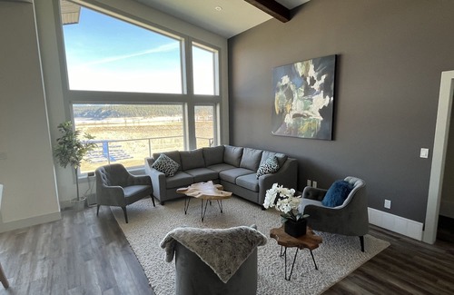 East Kootenay Cabaña | Lake Front Koocanusa Oasis with Private Beach and Dock