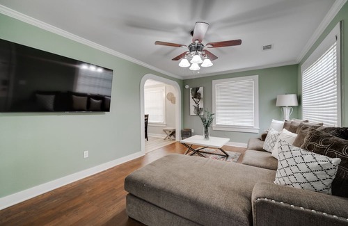 Conway Casa | Minutes to downtown/UCA/Hendrix and main attractions! Pet-Friendly hidden gem!