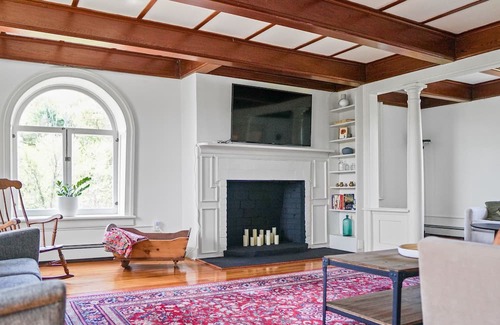 Kerhonkson Casa | Historic property with modern fixtures, alfresco dining, & views - dog-friendly