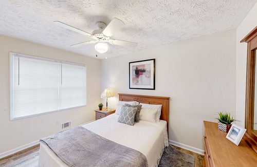 Kennesaw Casa | Dog-friendly home with full kitchen, furnished deck, washer/dryer, & AC