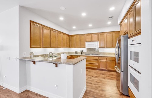 Eastvale Casa | 4B2.5B/Private Hot tub/Amazing pool/Private garden