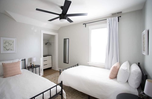 Avondale Apartamento | Bright 3BR APT close to O'hare and 15 minutes to City center + O'Hare