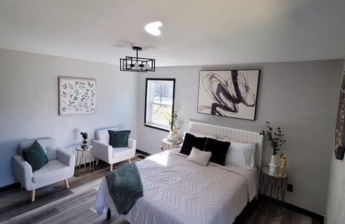 Loganville Casa | Lovely 3-bedroom house seating on 3 acrage with AC and WiFi in Loganville