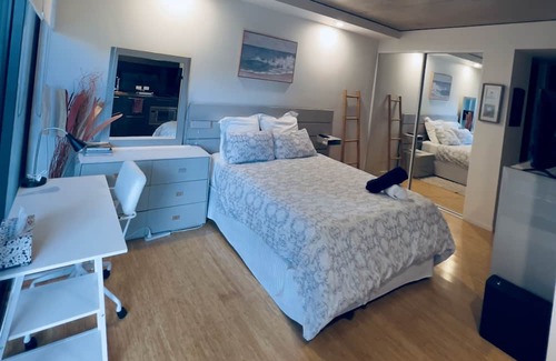 Dickson Apartamento | Capital City Studio on Northbourne Ave, offering both comfort and functionality.
