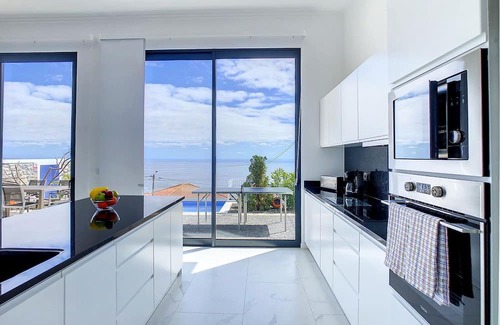 Estrela da Calheta Casa | Casa das Flores by LovelyStay