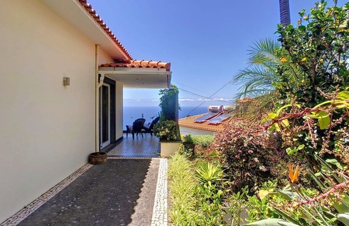 Arco da Calheta Casa | Villa Palmera by LovelyStay