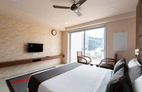 Rajkot Hotel | Collection O Hotel Simran Raghuveer Para