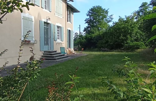 Laluque Apartamento | Location Appartement Dans une Grande Maison de Campagne Avec Jardin Boisé
