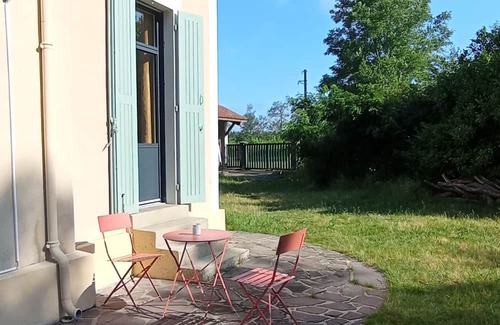Laluque Apartamento | Location Appartement Dans une Grande Maison de Campagne Avec Jardin Boisé
