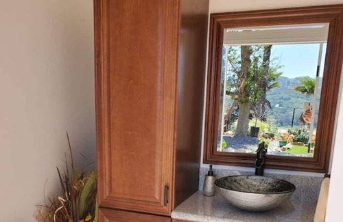 Lake Wohlford Casa | Luxurious country side house up in the mountain, looking at gorgeous sunset