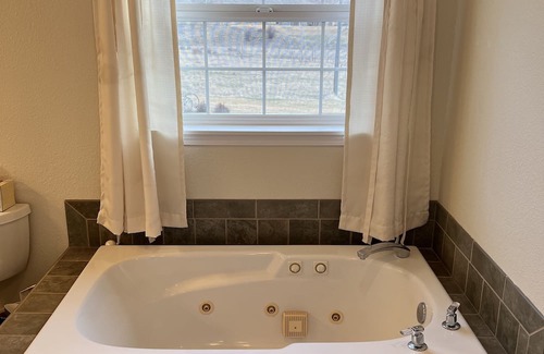Missoula Casa | Peaceful Home on 1 Acre, where wildlife roams free amidst scenic beauty