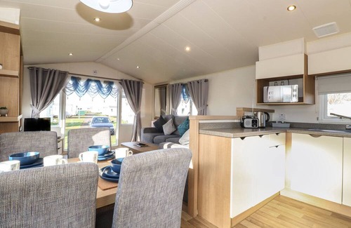 Maryport Cabaña | FLOSH CARAVAN, pet friendly, character holiday cottage in Aspatria