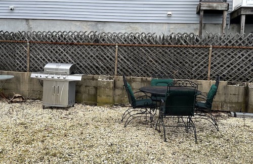 Manasquan Casa | 5 Minutes walking distance to beach! cozy, clean place to staying.