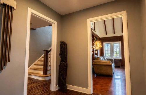 Niagara Falls Cabaña | Waterfront Home surrounded by Nature & History; 7 mins away from waterfalls!
