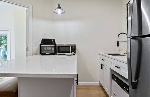 United Central Casa | Modern Gem One Bedroom One Bath