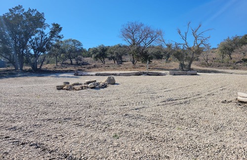 Comfort Alquiler De RV | RV Pad in the beautiful Texas hill country at Sunburst RV Camp