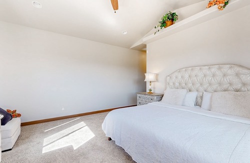 Montrose Casa | Spacious home with mountain views, modern comforts, & outdoor access