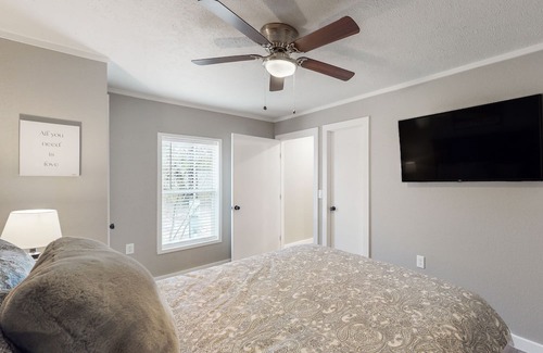 McKinney Casa | Dog-friendly home near downtown with grill, streaming, washer/dryer, small deck