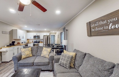 McKinney Casa | Dog-friendly home near downtown with grill, streaming, washer/dryer, small deck