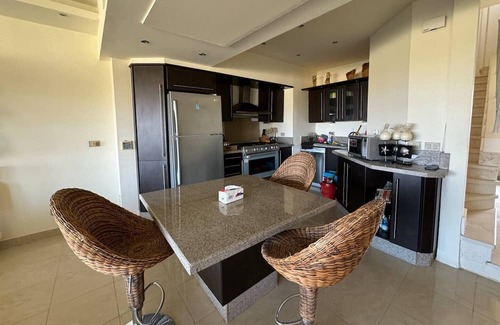 Ras Sudar Casa | Spacious cozy retro beach house