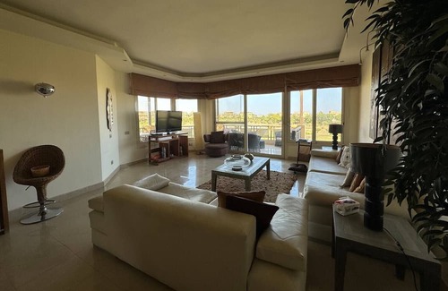Ras Sudar Casa | Spacious cozy retro beach house