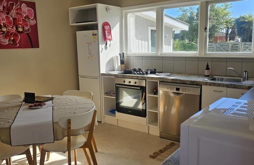 Holdens Bay Casa | Holden's Bay Hideaway MBT