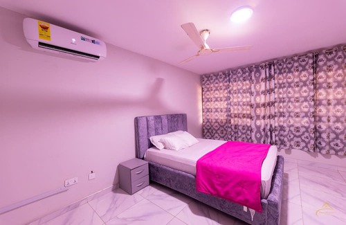Tesano Villa | 15 minutes from the airport. very spacious and serene environment.