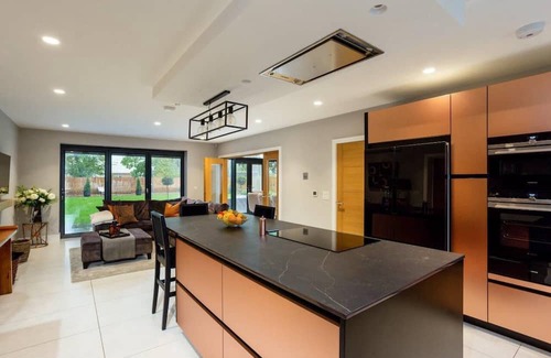 Wokingham Casa | Deluxe 5 Bedroom Berkshire Home