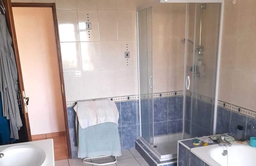 Mormant Casa | Homerez - Spacious house for 7 ppl. with garden and terrace at Mormant