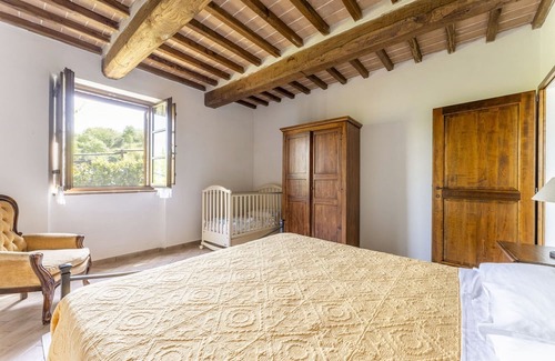 Radicondoli Apartamento | Beautiful apartment for 8 people with pool, WIFI, veranda, panoramic view and parking