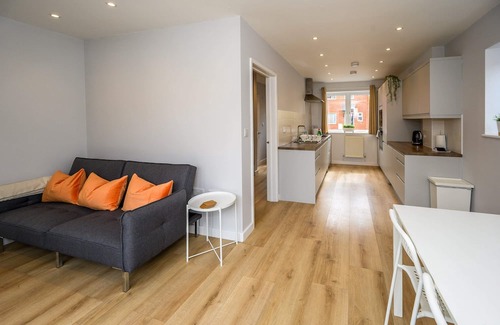Bristol Casa | Dings Village Corner House by StayStaycations