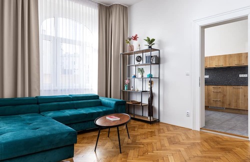 Palmovka Apartamento | City Buzz Apartment - O2 Arena - Sleeps 6