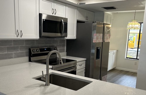 Riverbend Country Club Condominio | Pet Friendly Waterfront Condo Close to Downtown Fort Myers/Convention Center!