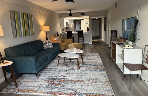 Riverbend Country Club Condominio | Pet Friendly Waterfront Condo Close to Downtown Fort Myers/Convention Center!