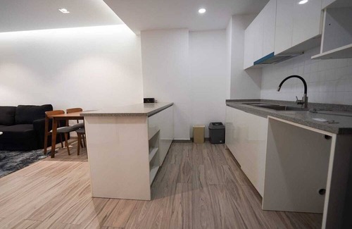 Dangkao Apartamento | Skyline 2 BD Retreat at Phnom Penh w/ Pool & Gym
