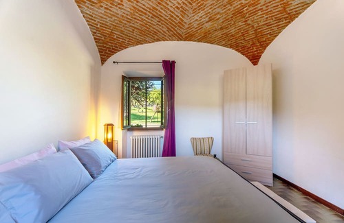 Borgo Ticino Casa | Holiday Home 'La Casetta Di Gianni' with Private Terrace, Wi-Fi and Air Conditioning