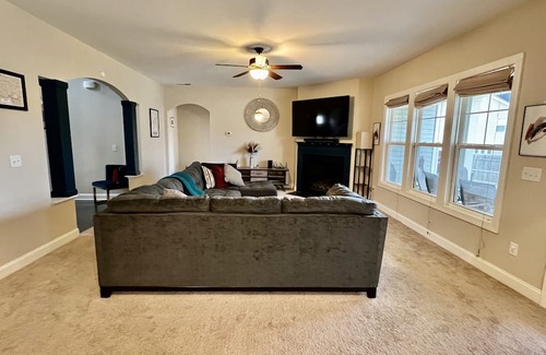 Aberdeen Casa | 4BR Getaway Close 2 US Open 2024