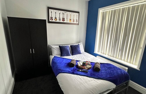 Liverpool Casa | Quirky Oasis Queens