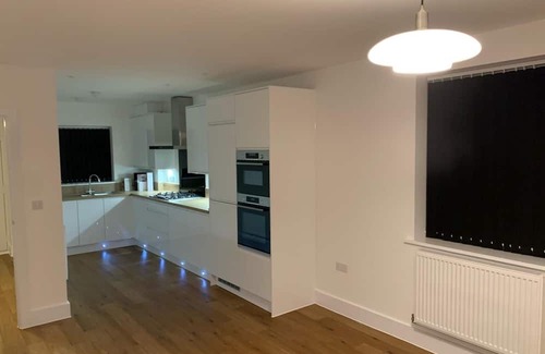 South Ockendon Casa | Brand New Entire 4 Bed House/Multiple Parking
