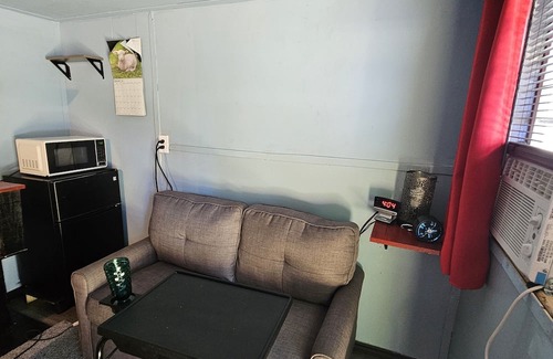Bucks Apartamento | TinyHome for One in a Quiet, Rural Setting near Mobile and Atmore